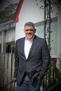 Picture of Warren Sloane